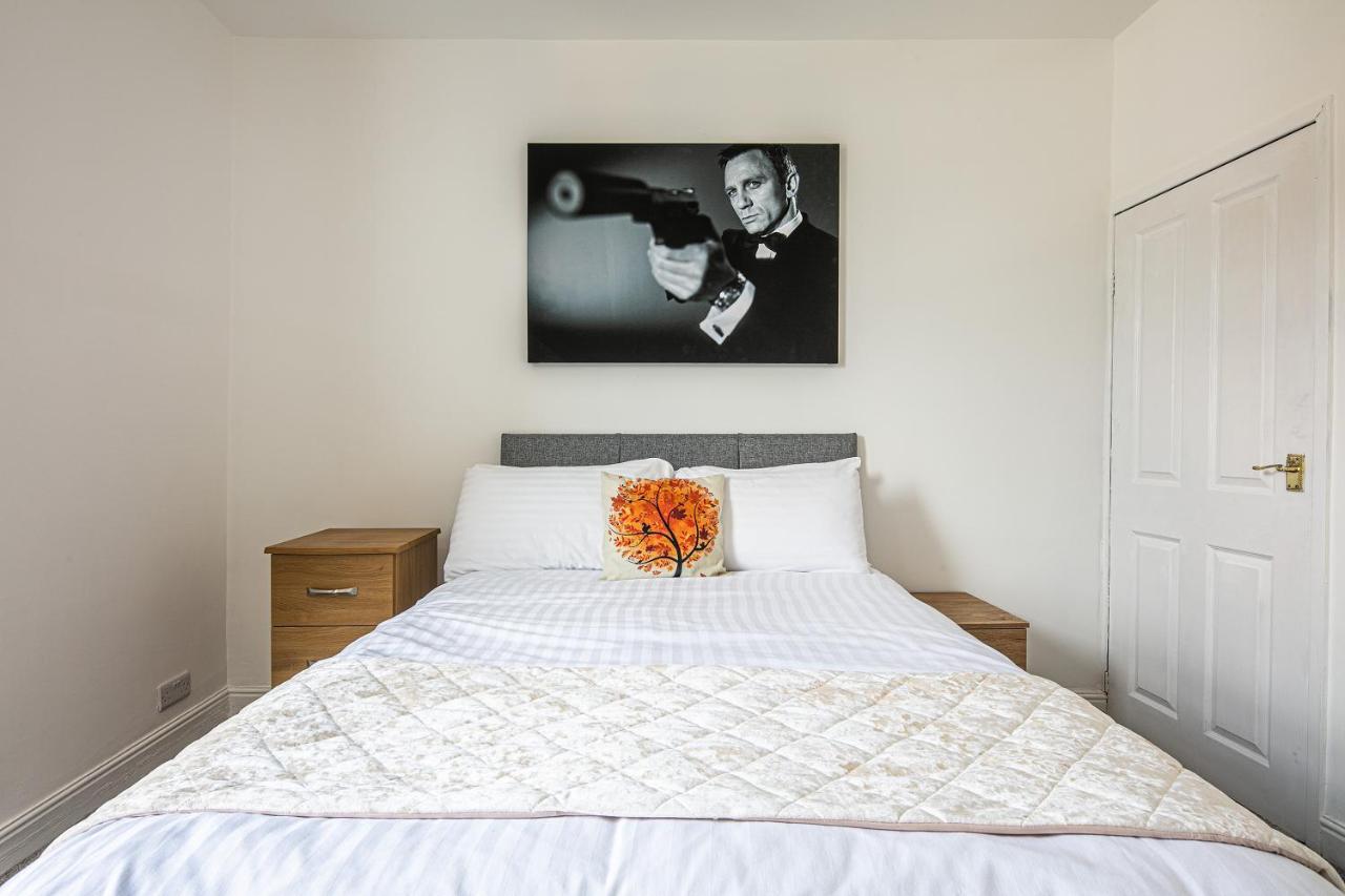 Villa Rotherham'S Bond House Extérieur photo